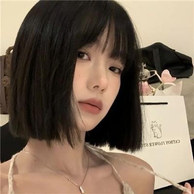蒙面纱的男子